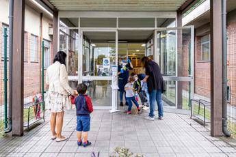 Scuola, pediatri: Obbligo certificato per rientro è dannoso Scuola, pediatri: Obbligo certificato per rientro è dannoso